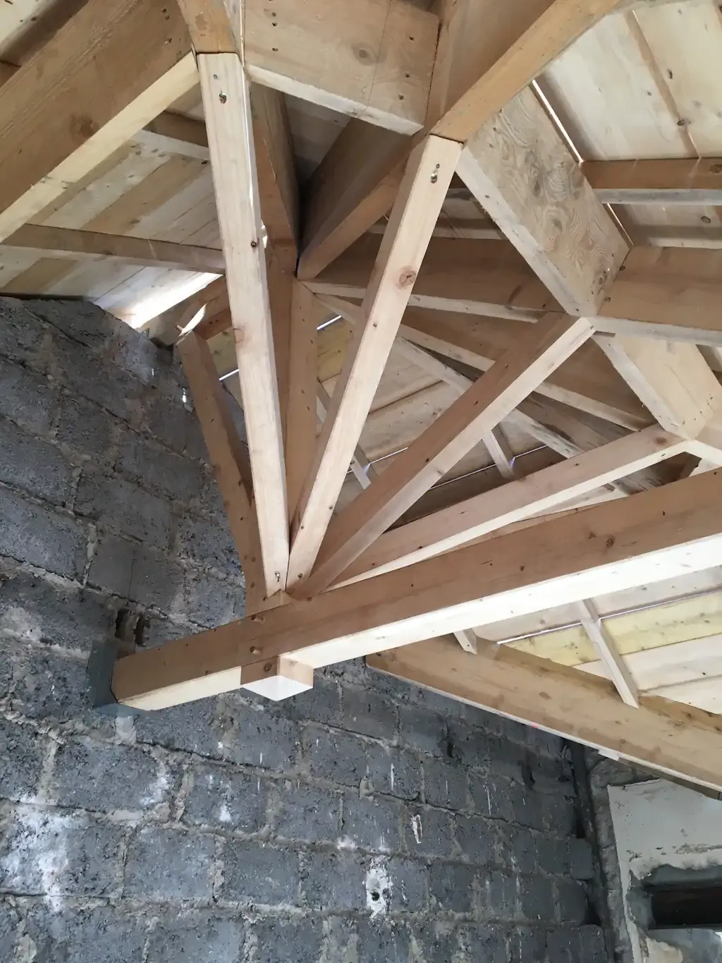 Atelier et chantier DG Charpente